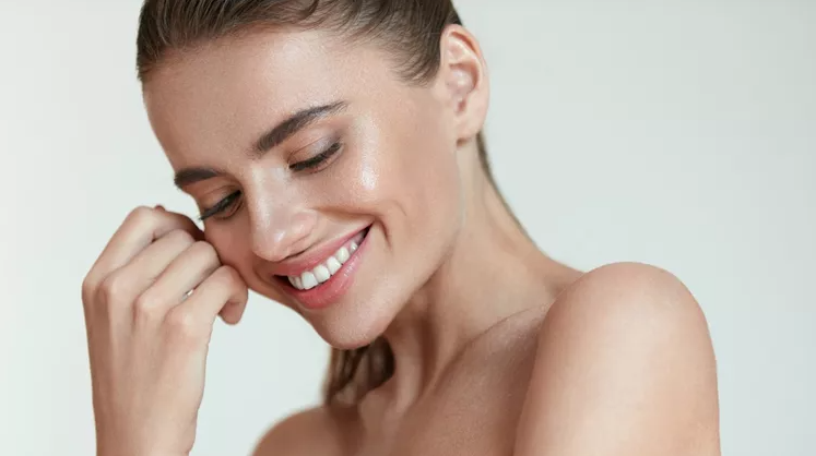 Derma Laser Aesthetics - Δρ. Σταματίνα Γελέκη | Εμφυτεύματα με υαλουρονικό οξύ: Η διάσημη μέθοδος αντιγήρανσης και όσα πρέπει να γνωρίζεις